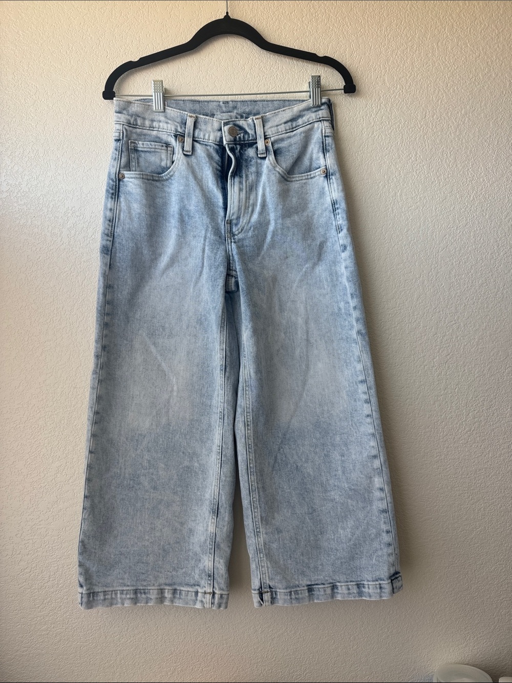 GAP Women's High Rise Stride Ankle Light Wash Wide-Leg Jeans